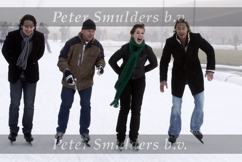 Biddinghuizen 23 december 2008
eerste dag van de film de hel van 63 op de schaatsbaan in Biddinghuizen met Henk Gemser Chris Zegers Cas Jansen en Chava voor in t Holt.
Peter Smulders bv