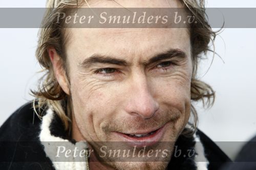 Biddinghuizen 23 december 2008
eerste dag van de film de hel van 63 op de schaatsbaan in Biddinghuizen met Henk Gemser Chris Zegers Cas Jansen en Chava voor in t Holt.
Peter Smulders bv