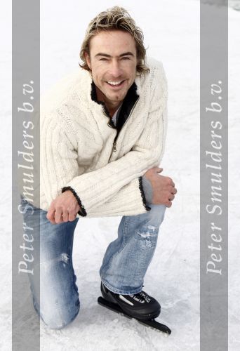Biddinghuizen 23 december 2008
eerste dag van de film de hel van 63 op de schaatsbaan in Biddinghuizen met Henk Gemser Chris Zegers Cas Jansen en Chava voor in t Holt.
Peter Smulders bv