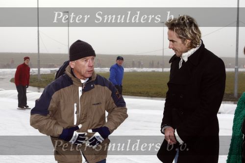 Biddinghuizen 23 december 2008
eerste dag van de film de hel van 63 op de schaatsbaan in Biddinghuizen met Henk Gemser Chris Zegers Cas Jansen en Chava voor in t Holt.
Peter Smulders bv