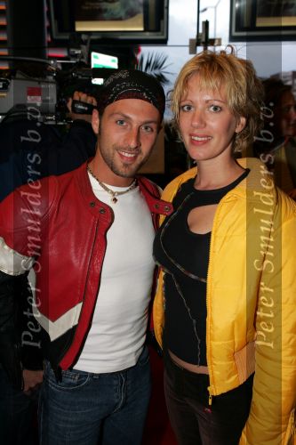 Scheveningen 13 september 2004
Premiere Cool in pathe scheveningen.
Christophe Haddad met hoofddoek en vriendin
Peter Smulders bv