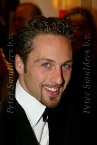 Amsterdam 15 december 2003
Premiere Lord of the Rings in Tuschinski.
Christophe Haddad met vriendin
Peter Smulders bv