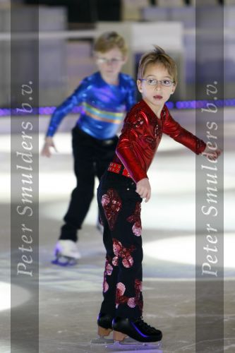 Hilversum 12 december 2007
Christiaan Bauer doet mee aan sterren kinden schaatsen op het ijs. Frans Bauer Mariske Frans en Jan zijn erbij.
Peter Smulders bv