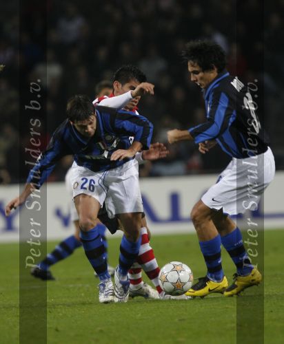 Eindhoven, 12 December 2007
Champions League wedstrijd PSV-Internationale Milan, eindstand 0-1 Seizoen 2007/2008
Christian Chivu in duel met Carlos Salcido
