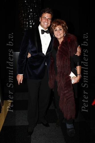 Amsterdam 11 december 2008
Openings en VIP avond van de Miljonairsfair in de Rai. Christine Kroonenberg met gipsen voet en vriend Stefan  v d Oetelaar
Peter Smulders bv