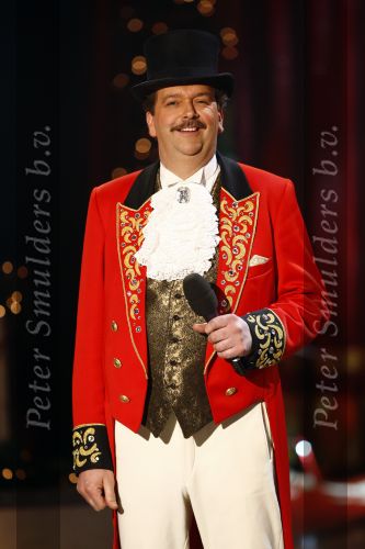 Den Bosch 19 november 2008
Kerstcircus rtl gepresenterd door Wendy v Dijk en Beau v Erven Dorens. direkteur circus Renz
Peter Smulders bv