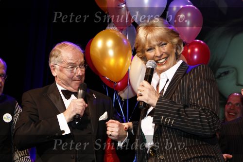 Zeist 27 december 2008
45 jarig artiesten jubileum van Ronnie Tober in he Fygi theater.Ciska Peters
Peter Smulders bv