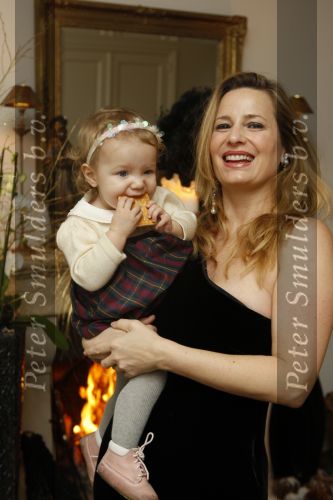 Merksem, 21 December 2008
Gezinsfoto van Robert Schoemacher en Claudia Schoemacher en hun dochter
Moos Schoemacher alsmede zijn zoon uit zijn eerste huwelijk en Emile Ratelband