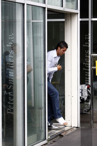 Amsterdam 8 juli 2008
Cristiano Ronaldo op krukken op vliegveld Schiphol nadat hij in Amsterdam geopereerd is aan zijn enkel.
