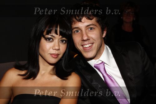 Den Haag 27 oktober 2008
Premiere Piaf en het koninklijk theater i Den Hag met Liesbeth List in de hoofdrol. Cystine Carreon met vriend
Peter Smulders bv