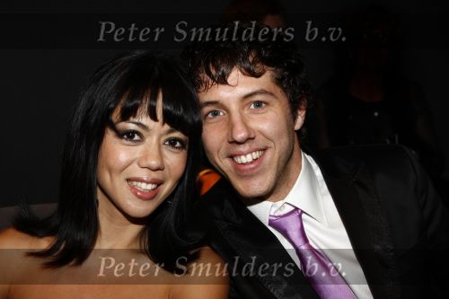 Den Haag 27 oktober 2008
Premiere Piaf en het koninklijk theater i Den Hag met Liesbeth List in de hoofdrol. Cystine Carreon met vriend
Peter Smulders bv