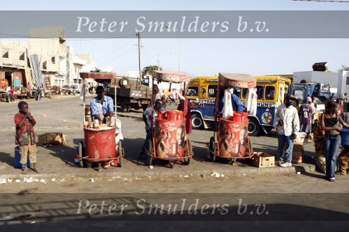 Dakar 23 maart 2008
Straatbeeld in Dakar waar de heroes legend eindigt. 
Peter Smulders bv