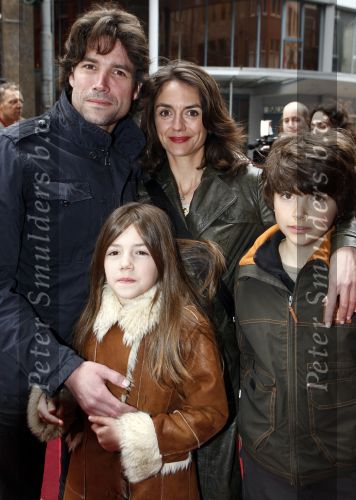 Amsterdam 12 april 2008
Daniel Boissevain met vrouw en kinderen bij de premiere van Morrison krijgt een zusje.