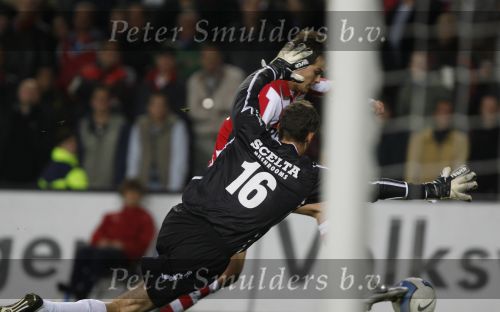 Eindhoven, 20 Oktober 2007
Kompetitiewedstrijd PSV-VVV, eindstand 3-1
Seizoen 2007/2008
Danko Lazovic probeert doelman Danny Wintjens te passeren