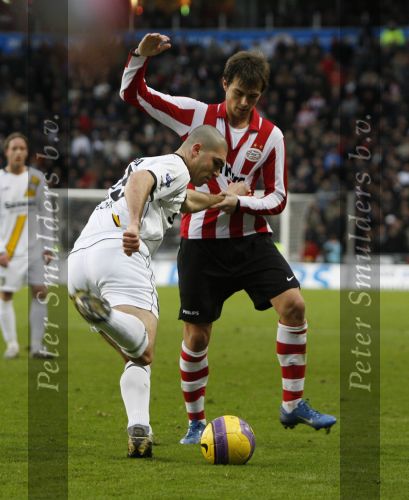Eindhoven, 30 December 2007
Laatste Kompetitiewedstrijd van het jaar PSV-NAC  Eindstand 2-0 Seizoen 2007/2008
Danko Lazovic in duel met Tyrone Loran