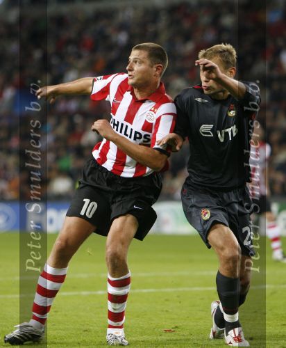 Eindhoven, 19 September 2007 Seizoen 2007/2008 
Eerste wedstrijd Champions League PSV-CSKA Moskou, eindstand 2-1 
Danny Koevermans in duel met Vasili Berezutski