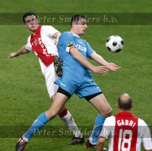 Amsterdam, 30 Januari 2008 Kompetitiewedstrijd AJAX-PSV, eindstand 0-2
Seizoen 2007/2008
Danny Koevermans in duel met Thomas Vermaelen