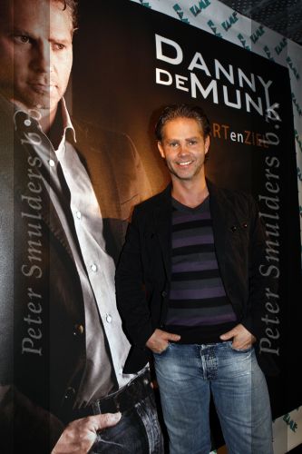 Amsterdam 17 oktober 2008
Presentatie cd Danny de Munk . Mathijs v Nieuwkerk reikt hem uit bij fame.
Peter Smulders bv