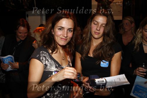 Amsterdam 16 oktober 2008
Veiling van foto\'s door diversen Bn ers gemaakt die geveild worden voor micro krediet in hotel arena. Daphne Bunskoek
Peter Smulders bv