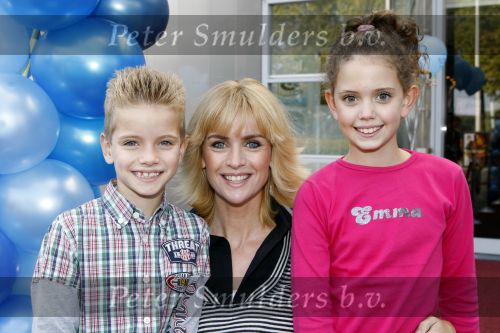 Amsterdam 7 oktober 2007
Premiere Matroos in de doos in de meervaart. daphne Deckers met Emma en Alec