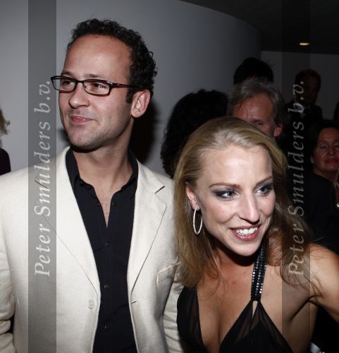 Den Haag 27 oktober 2008
Premiere Piaf en het koninklijk theater i Den Hag met Liesbeth List in de hoofdrol. daphne Flint met een kennis
Peter Smulders bv