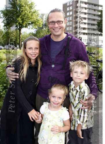 Amsterdam 22 juli 2008
Premiere Circus Renz. 
Dennis Mulder met kinderen