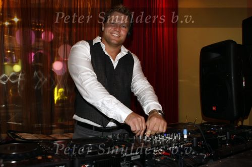 Amsterdam 24 oktober 2008
Uitreiking en gala van de televizierring 2008 in Carre.Dennis v d Geest als dj
Peter Smulders bv