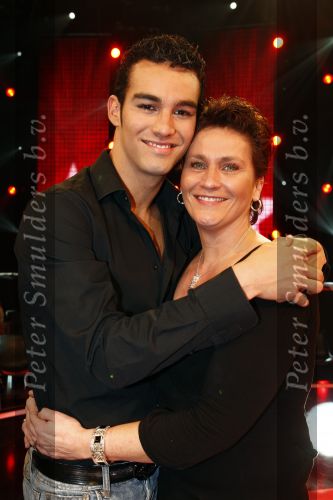 Hilversum 21 november 2008
Opnames popstars dat wordt gepresenteerd door Gerard Joling en een zwangere Nance Coolen.Deon met moeder oma en stiefvader
Peter Smulders bv