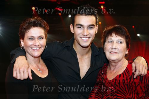Hilversum 21 november 2008
Opnames popstars dat wordt gepresenteerd door Gerard Joling en een zwangere Nance Coolen.Deon met moeder oma en stiefvader
Peter Smulders bv