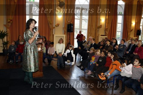 Amsterdam 25 november 2008
Prinses Laurentien ontvangt uit handen van Willem Nijholt het eerste exemplaar van het boek van Winnie de Pooh in artis.
Dieuwertje Blok presenteert het programma.
Peter Smulders bv