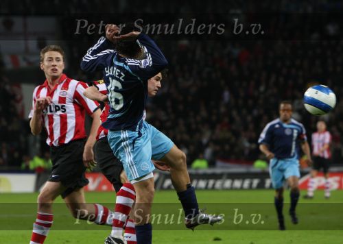 Eindhoven, 19 Maart 2008 Kompetitiewedstrijd PSV-AJAX, eindstand 0-0 
Seizoen 2007/2008
Dirk Marcellis wordt op de huid gezeten door Suarez