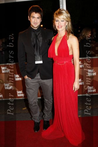 Amsterdam 10 oktober 2008
Premiere Sunset Boulevard in Carre. Liesbeth Kamerling met ontwerper Django
Peter Smulders bv