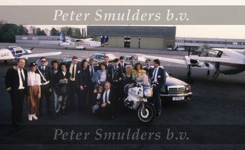 9 Mei 1987 Schiphol Oost Antwerpen Luchthaven, optreden in Antwerpen (Stage ) en optreden s\'avonds in Haren ( Groningen ) een dag met de Dolly Dots On Tour met Angela Groothuizen Ria Brieffies Patty Zomer Esther Oosterbeek en Angela Kramers
