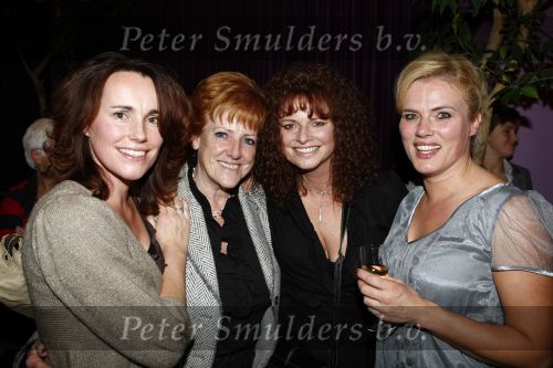 Gouda 17 november 2008
Premiere Boeing Boeing met Jon v Eerd Lone v Roosendaal Wilbert Gieske en Dominique v Vliet. Dominique met Bettina Berger en ...
Peter Smulders bv