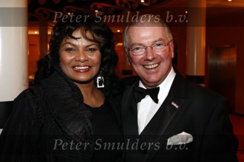 Zeist 27 december 2008
45 jarig artiesten jubileum van Ronnie Tober in he Fygi theater.Donna Lynton
Peter Smulders bv