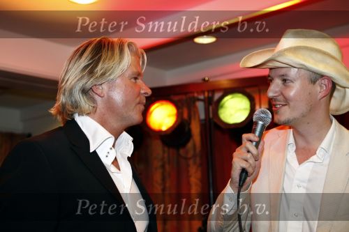 Eemnes 20 oktober 2008
Premiere i love Dries met in de hoofdrollen Dries Roelvink en Rene en Rikkie de Wit. De premiere was bij motel de witte bergen.Tom Six
Peter Smulders bv