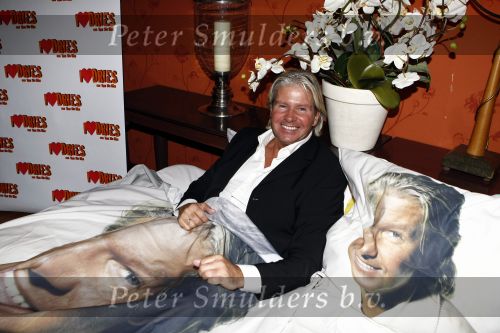 Eemnes 20 oktober 2008
Premiere i love Dries met in de hoofdrollen Dries Roelvink en Rene en Rikkie de Wit. De premiere was bij motel de witte bergen.
Peter Smulders bv