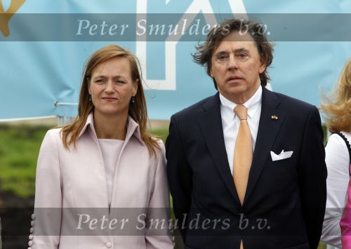 Makkum en Franeker30 april 2008
Koninginnedag 2008 met Koningin Beatrix Prins Willem Alexander Friso Constantijn Maurits Floris Pieter Christiaan Pieter v Vollenhoven en de prinsessen Maxima Laurentien Mabel Aimee Anita Margriet en Marilene. Ed Nijpels met zijn vrouw
Peter Smulders bv