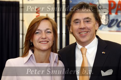 Makkum en Franeker30 april 2008
Koninginnedag 2008 met Koningin Beatrix Prins Willem Alexander Friso Constantijn Maurits Floris Pieter Christiaan Pieter v Vollenhoven en de prinsessen Maxima Laurentien Mabel Aimee Anita Margriet en Marilene. Ed Nijpels met zijn vrouw
Peter Smulders bv
