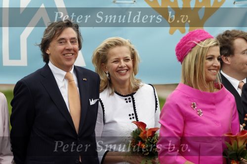 Makkum en Franeker30 april 2008
Koninginnedag 2008 met Koningin Beatrix Prins Willem Alexander Friso Constantijn Maurits Floris Pieter Christiaan Pieter v Vollenhoven en de prinsessen Maxima Laurentien Mabel Aimee Anita Margriet en Marilene. Ed Nijpels
Peter Smulders bv