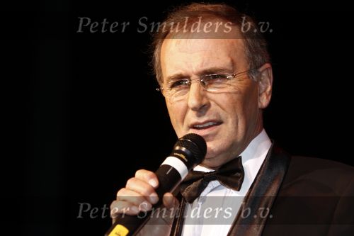 Zeist 27 december 2008
45 jarig artiesten jubileum van Ronnie Tober in he Fygi theater. Eddy Becker
Peter Smulders bv