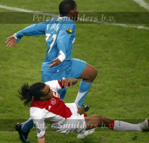 Amsterdam, 30 Januari 2008 Kompetitiewedstrijd AJAX-PSV, eindstand 0-2
Seizoen 2007/2008
Edgar Davids in duel met Jefferson Farfan