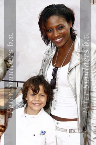 Wassenaar 9 juni 2008
Premiere Sittah in pretpark Duinrell. Edsilia Rombley met familie
