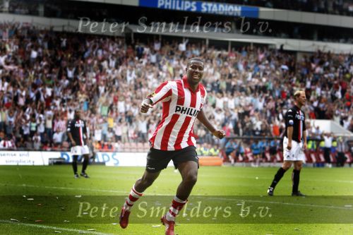 Eindhoven, 23 September 2007 Seizoen 2007/2008 Kompetitewedstrijd PSV-Feyenoord, eindstand 4-0
Edison Mendez is blij met zijn doelpunt (2-0)