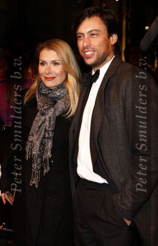 Amstedam 8 december 2008
Prmiere film Wit licht in Tuschinski. elle v rijn met man Kaja
Peter Smulders bv