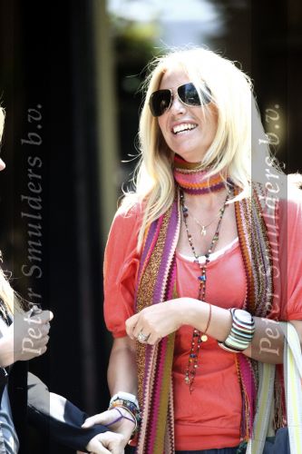 Amsterdam 22 mei 2008
Ellemieke Vermolen met Monique Verkaart op de  cornelis schuytstraat