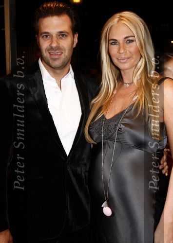Amsterdam 24 oktober 2008
Uitreiking televizierring 2008 in Carre.Ellemieke Vermolen zwanger met haar man Sergio Herman
Peter Smulders bv