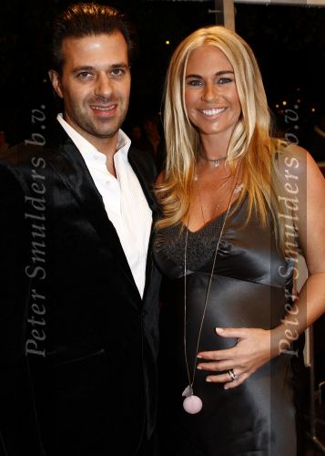 Amsterdam 24 oktober 2008
Uitreiking televizierring 2008 in Carre.Ellemieke Vermolen zwanger met haar man Sergio Herman
Peter Smulders bv