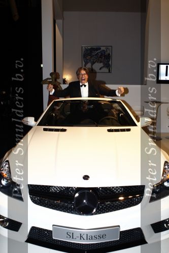 Amsterdam 11 december 2008
Openings en VIP avond van de Miljonairsfair in de Rai. Emile Ratelband in Mercedes sl cabrio
Peter Smulders bv