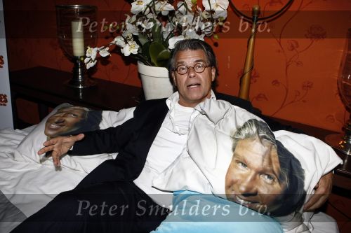 Eemnes 20 oktober 2008
Premiere i love Dries met in de hoofdrollen Dries Roelvink en Rene en Rikkie de Wit. De premiere was bij motel de witte bergen.Emile Ratelband
Peter Smulders bv